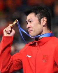 B体育官方首页-打破奥运纪录夺得金牌 宁忠岩：山顶的风景太好了！
