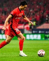 不凡刘若钒本赛季贡献5球4助攻，两项数据均是中超生涯最高