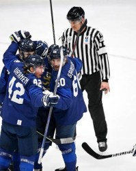 B体育首页-冬奥20日看点：首金得主争最后一金 男冰俄芬争雄