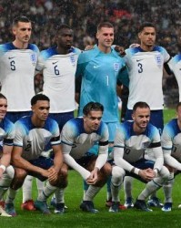 B体育官方首页-三狮踢成三喵，“史上最强”英格兰被南门带成这样…