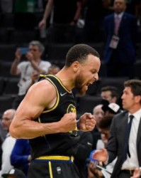 B体育官方首页-防到绿军12中4！34岁库里疯狂砍分背后防守也够狠